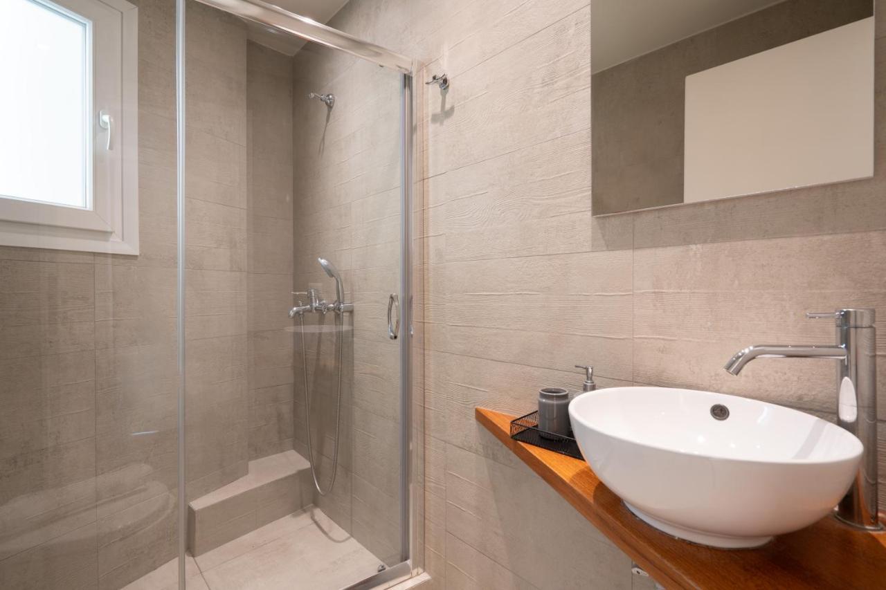 Classy Apartment In Koukaki, Walk To Metro & Acropolis アテネ エクステリア 写真
