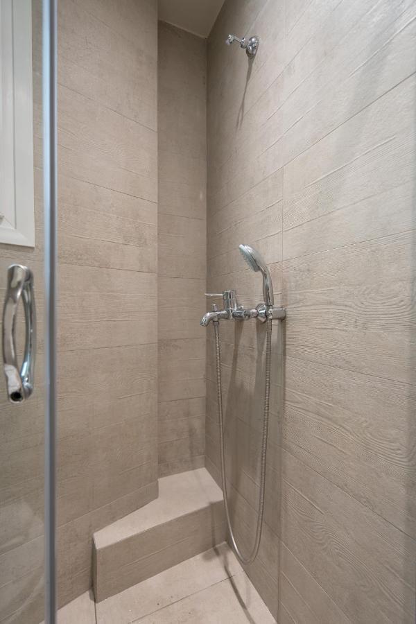 Classy Apartment In Koukaki, Walk To Metro & Acropolis アテネ エクステリア 写真