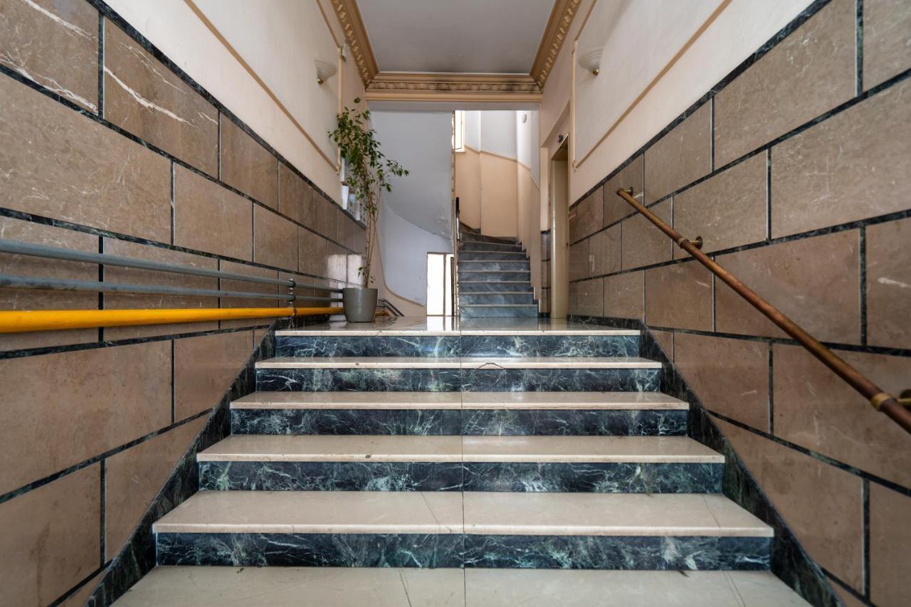 Classy Apartment In Koukaki, Walk To Metro & Acropolis アテネ エクステリア 写真