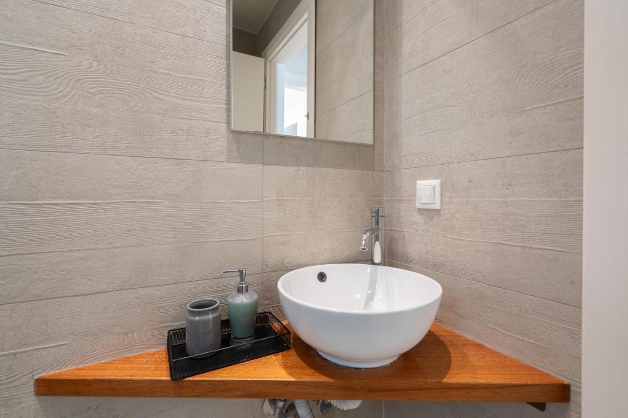Classy Apartment In Koukaki, Walk To Metro & Acropolis アテネ エクステリア 写真